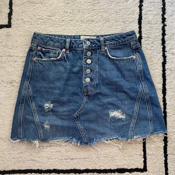 WE THE FREE Blue Harvey Distressed Button Denim Mini Skirt - Picture 2 of 12